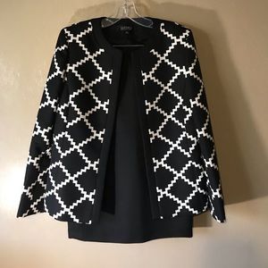 Kasper black/white skirt suit size 8, polyester